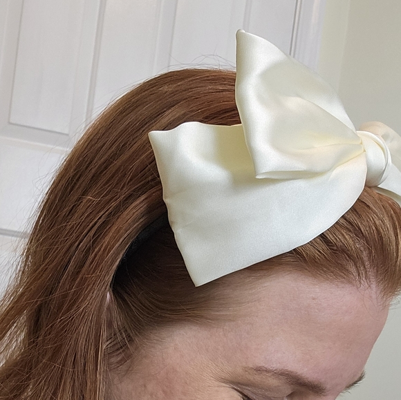 Ivory Oversized Bow Headband - Picture 9 of 9